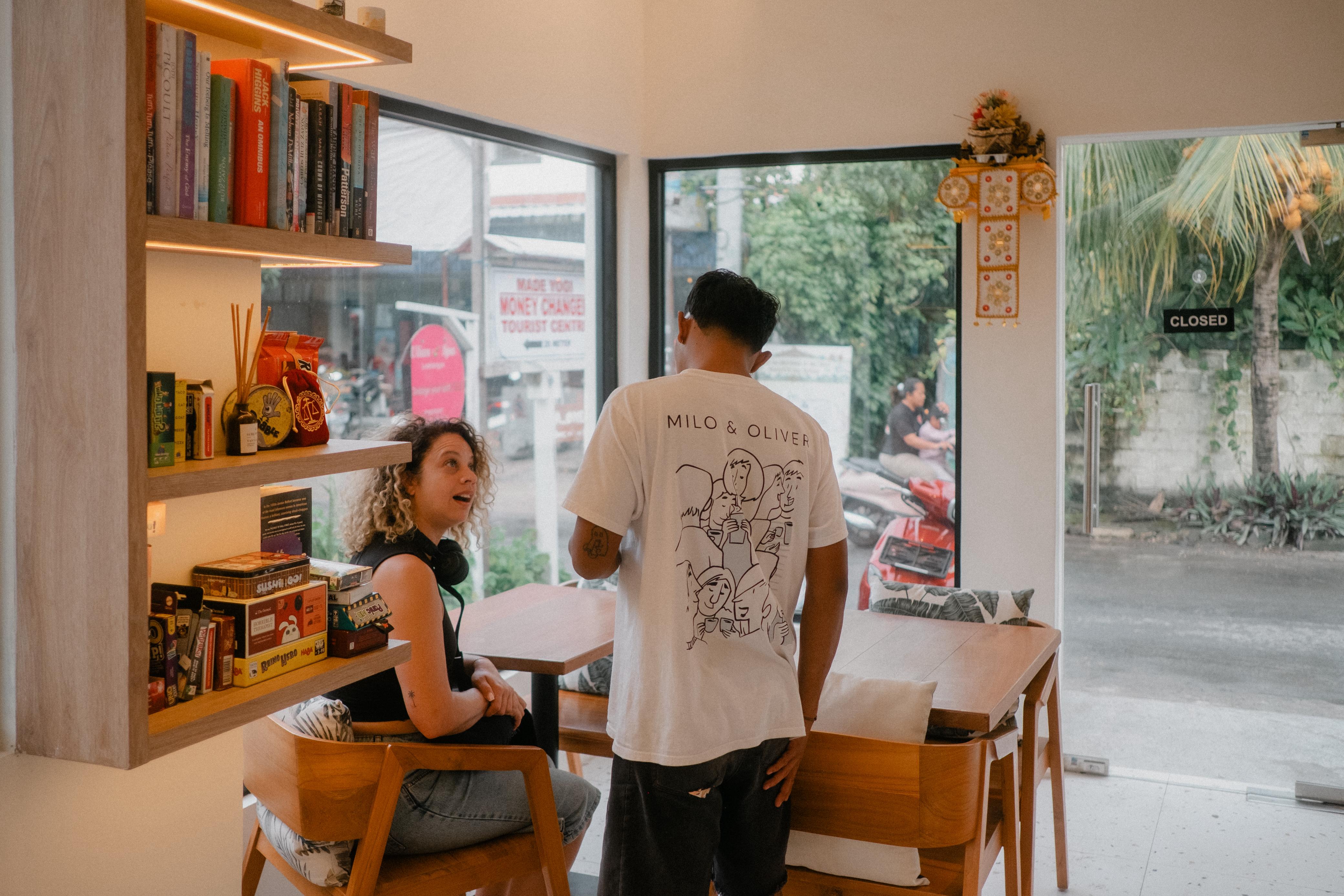 Bright Milo & Oliver café interior